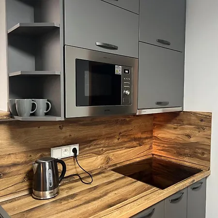 Na Namesti Ii Apartment Kraliky