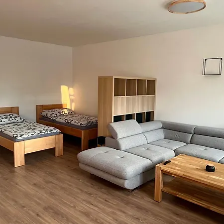 Na Namesti Ii Apartment Kraliky